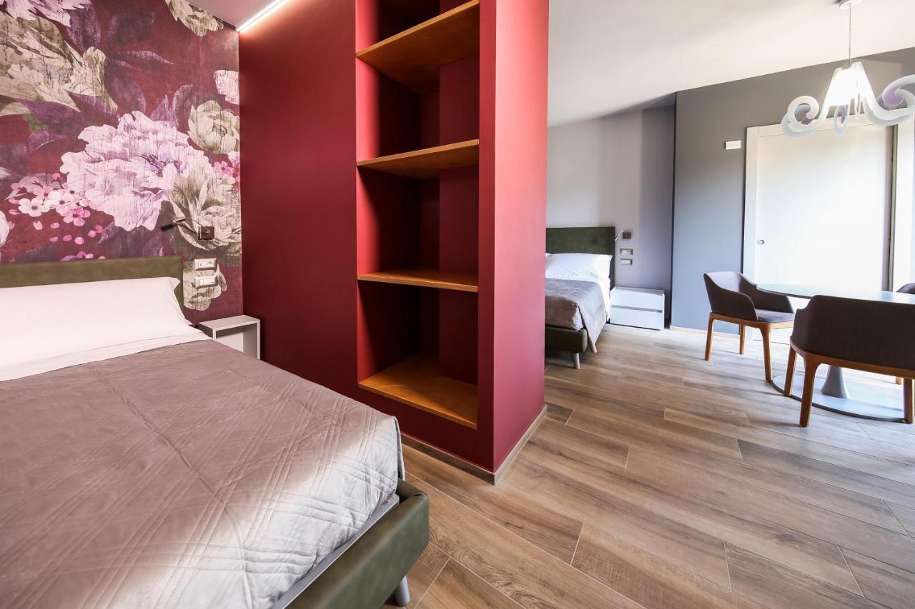 Vicolo Malavolta 7 Rooms And Suites Pedaso Luaran gambar