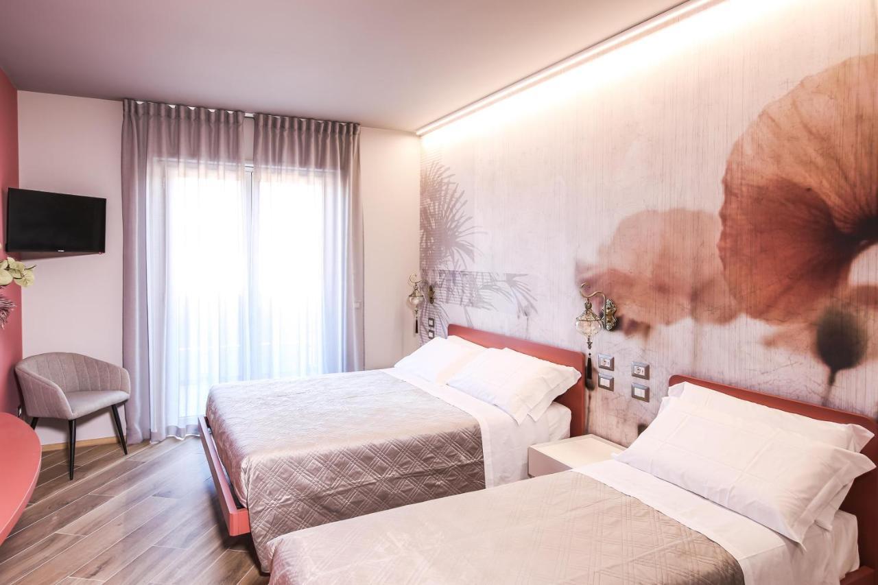 Vicolo Malavolta 7 Rooms And Suites Pedaso Luaran gambar
