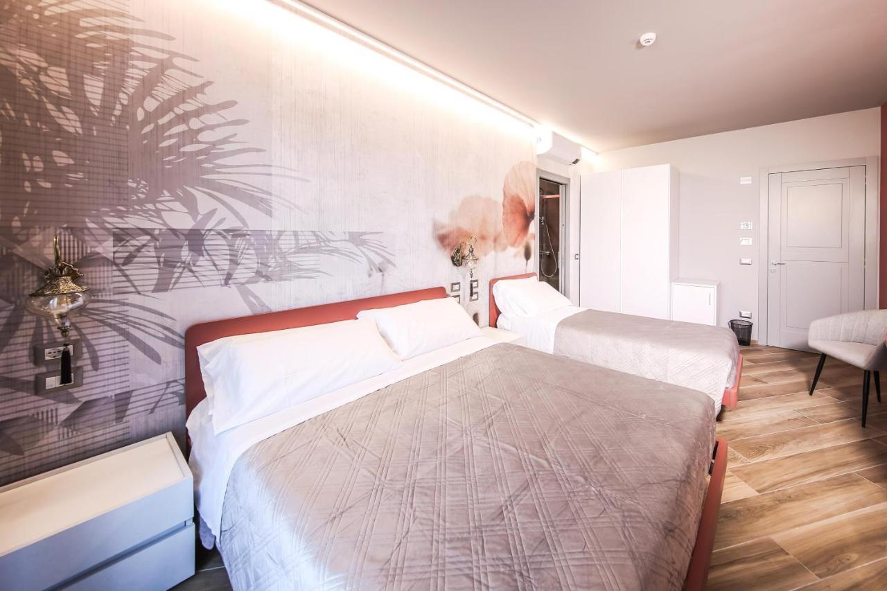 Vicolo Malavolta 7 Rooms And Suites Pedaso Luaran gambar