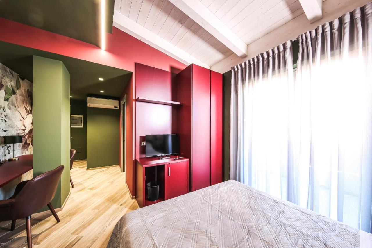 Vicolo Malavolta 7 Rooms And Suites Pedaso Luaran gambar