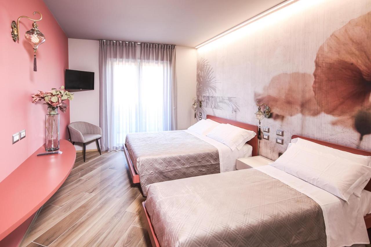 Vicolo Malavolta 7 Rooms And Suites Pedaso Luaran gambar